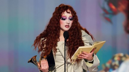 LOS ANGELES, CALIFORNIA - FEBRUARY 02: Chappell Roan accepts the Best New Artist award onstage during the 67th Annual GRAMMY Awards at Crypto.com Arena on February 02, 2025 in Los Angeles, California.